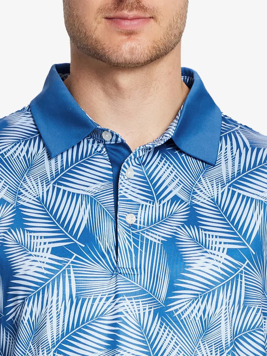 The star-spangled pattern design highlights patriotic feelings and sporty style, suitable for golf course wear that shows personality and confidence.
