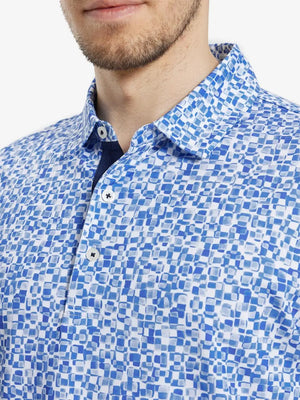 MAELREG Men's Performance Jersey Print Polo – Front chest view in Blue White Mosaic